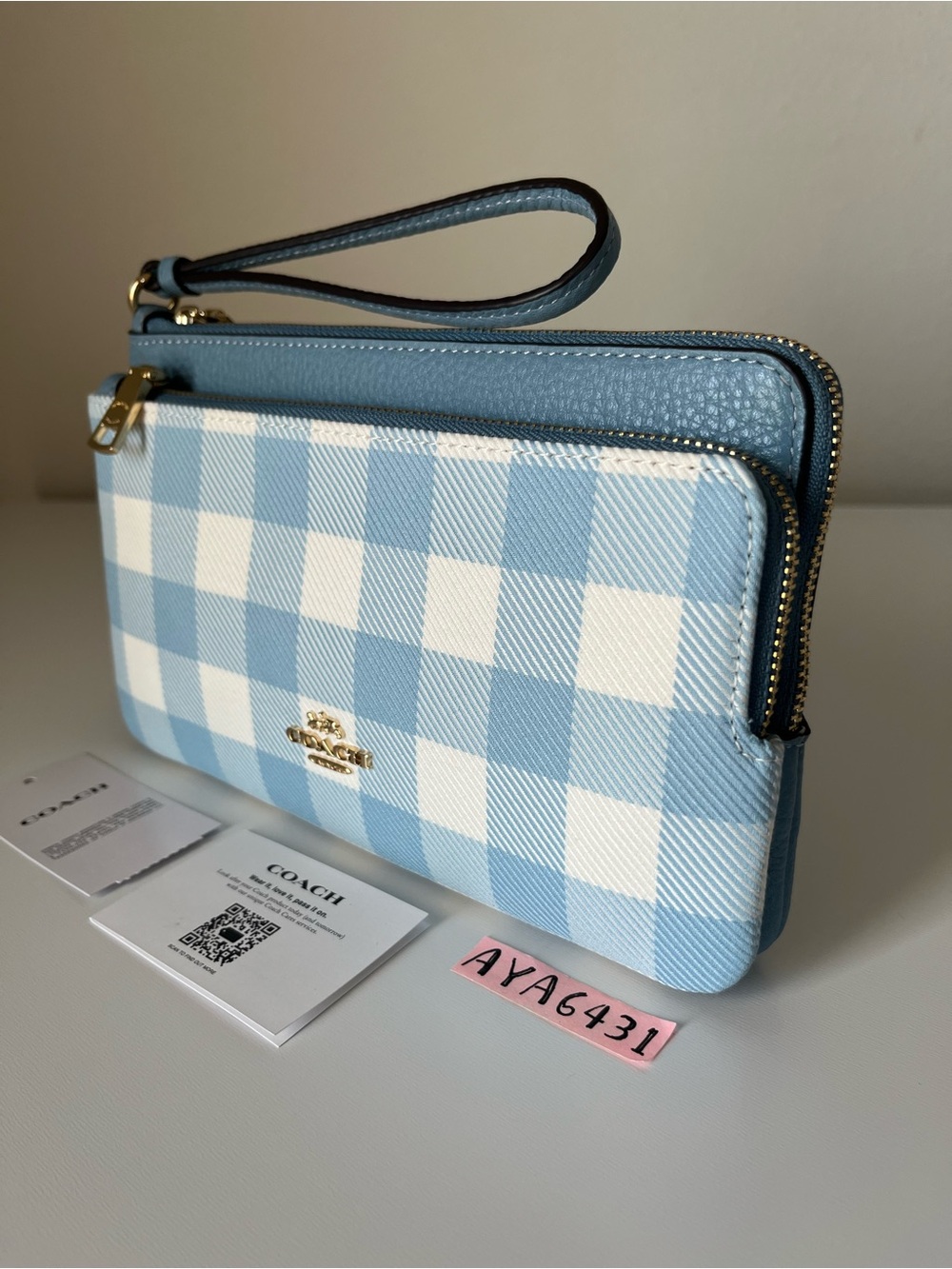 Coach Double Zip Wristlet With Gingham Print🎈🎈